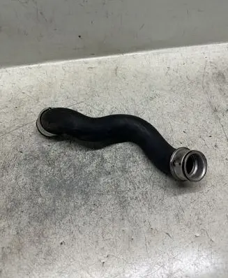 Mercedes-Benz C W204 Engine coolant pipe/hose A2045011682