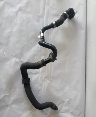 Mercedes-Benz C W204 Engine coolant pipe/hose A2125016482