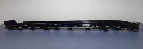 Front sill (body part)