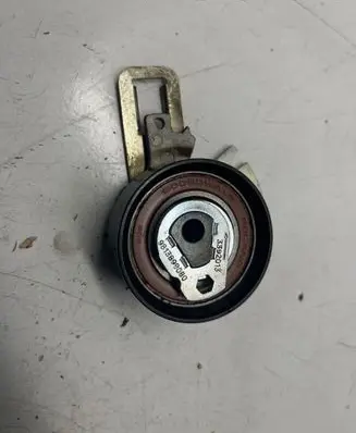 Peugeot 5008 II Timing belt/chain tensioner 9813899080 3392013
