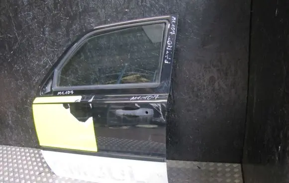 Jeep Patriot Front door M1107
