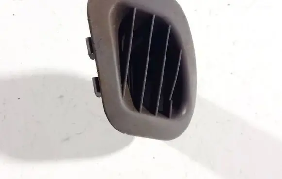 Ford Maverick Dash center air vent grill