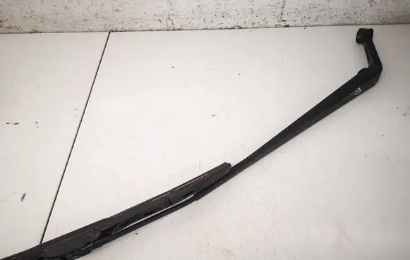 Toyota Avensis T250 Front wiper blade arm 