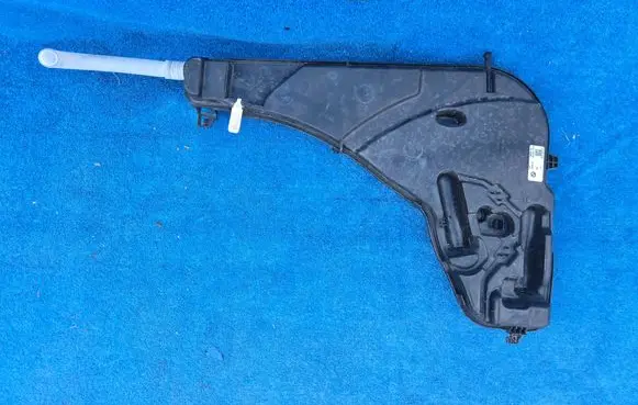 BMW X5 G05 Windshield washer fluid reservoir/tank 7499828 7932311
