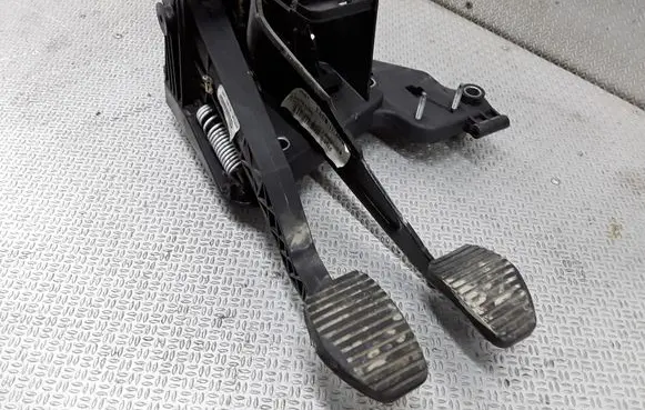 Citroen C5 Pedal assembly 9654751280