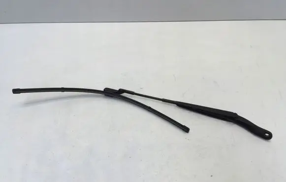 Opel Corsa F Windshield/front glass wiper blade 9822931680