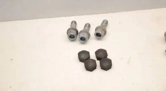 Nissan Qashqai Nuts/bolts 402224EA0B 12614