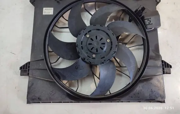 Mercedes-Benz ML W164 Electric radiator cooling fan A1645000593
