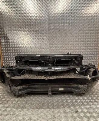 Volkswagen Touareg II Radiator support slam panel 