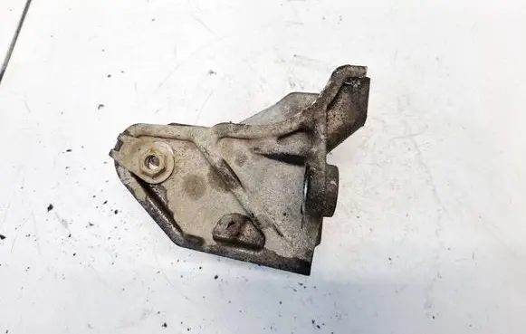 Dodge Caliber Engine mounting bracket