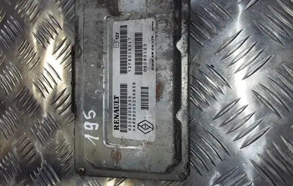 Renault Espace - Grand espace IV Gearbox control unit/module 8200306333 HARD8200256858 YZFB016017