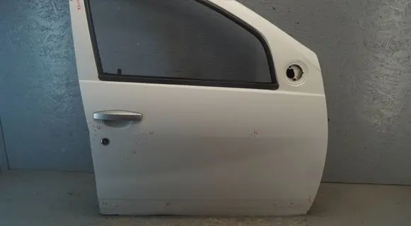 Dacia Duster Front door