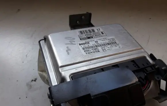 Toyota Yaris Engine control unit/module 0281011649
