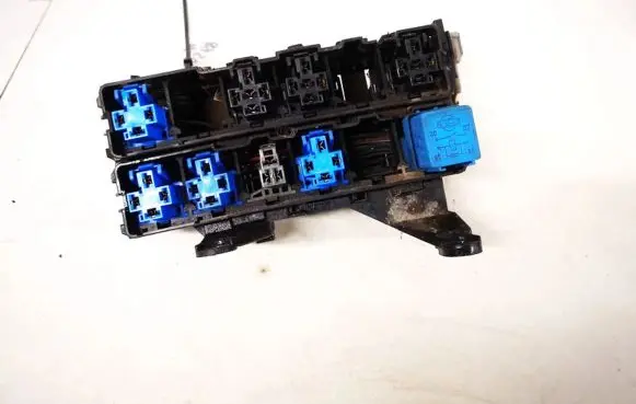 Nissan Primera Fuse box set 71543087 7154-3087