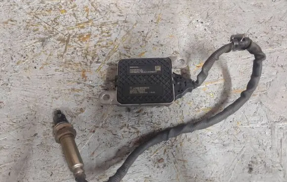 Mercedes-Benz E W213 Lambda probe sensor A0009058011 SNS1005 A3C0105750002