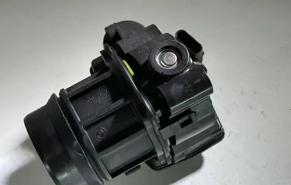 BMW 4 F32 F33 Throttle valve 8512452