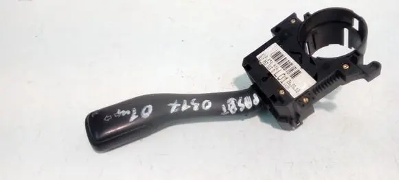 Volkswagen PASSAT B5.5 Indicator stalk 8L0953513G