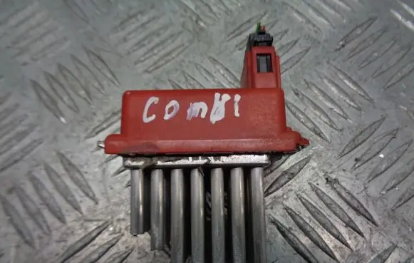 Skoda Octavia Mk1 (1U) Heater blower fan relay 1J0907521