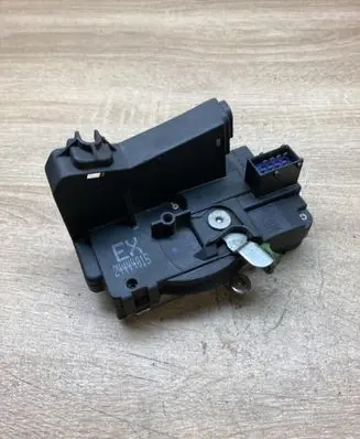 Opel Zafira A Front door lock 24444015 Leftside