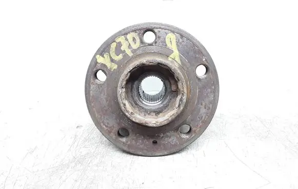 Volvo XC70 Rear wheel hub 