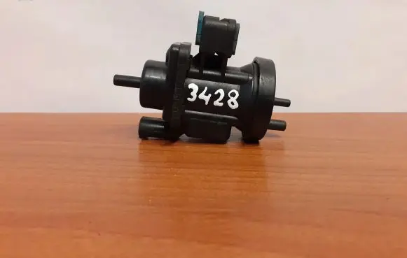 Mercedes-Benz ML W163 Turbo solenoid valve A0005450527 3428