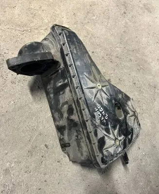 Mitsubishi Space Wagon Intake resonator 
