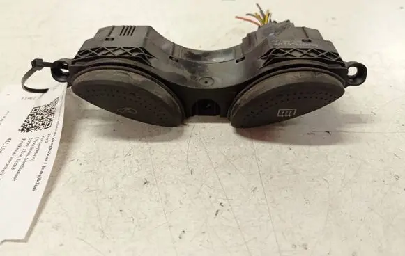 Ford Focus Windscreen/window heater switch 98AG18C621AF
