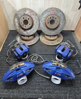 BMW 5 G30 G31 G38 Brake discs and calipers set 34206891915 34206891916 34216881295