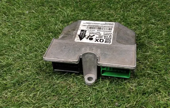 Opel Zafira B Airbag control unit/module 13246046