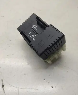 Ford Mondeo MK IV Fuse module 6G9T14B192 6G9T14B192CA 6G9T14C507