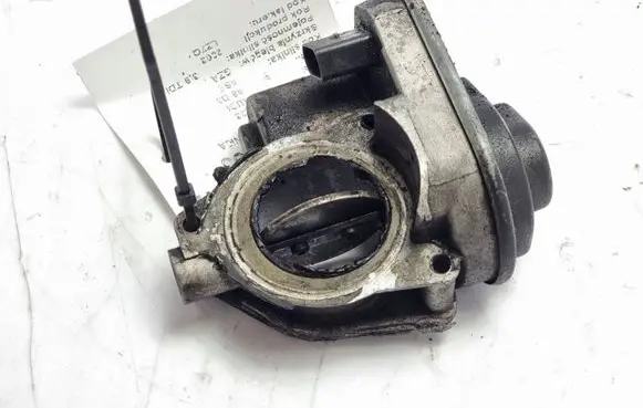 Audi A8 S8 D3 4E Throttle body valve 057128063