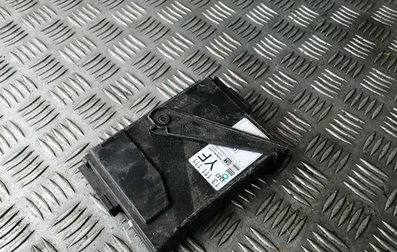 Opel Meriva A Comfort/convenience module 13111111