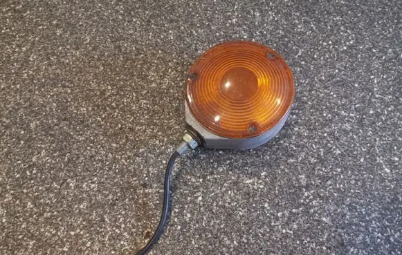 Volkswagen Transporter - Caravelle T4 Front indicator light 6R0132719