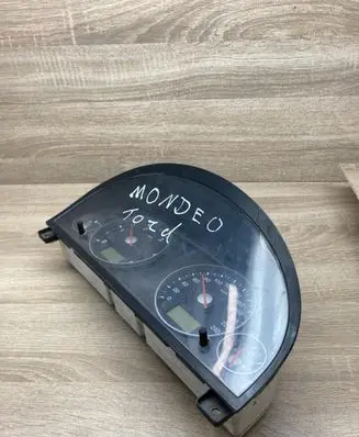 Ford Mondeo Mk III Speedometer (instrument cluster) 3S7F108411