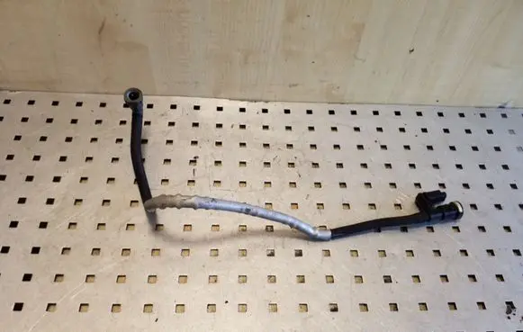 Land Rover Freelander 2 - LR2 Fuel line pipe