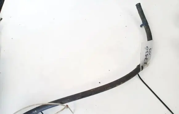 Volkswagen PASSAT B4 Engine coolant pipe/hose