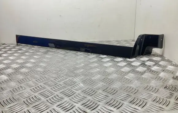 Seat Alhambra (Mk2) Sliding door rail trim 7N0843796