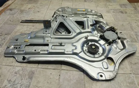 KIA Carnival Front door window regulator with motor 824504D000 2621003580