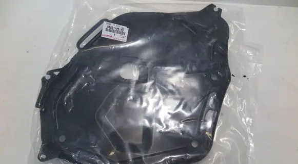 Toyota Camry VIII XV70 Front door sound insulation 67831-33130