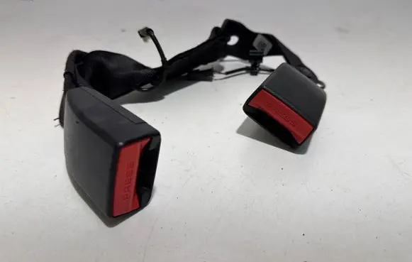 BMW 3 F30 F35 F31 Middle seatbelt buckle (rear) 6275336