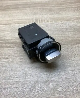 Volkswagen PASSAT B7 Ignition key card reader 3C0905843T