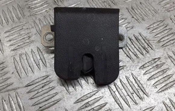 Volkswagen Polo IV 9N3 Tailgate exterior lock 6Q6827505B