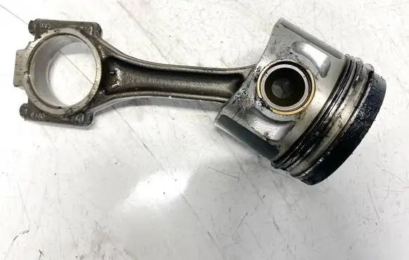 Piston with connecting rod
