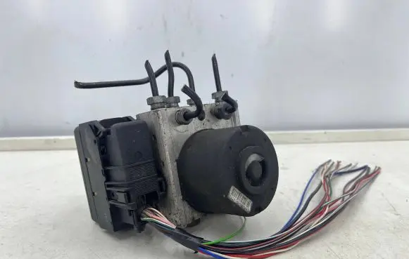 Ford Fiesta ABS Pump 8g91-2c405-ab