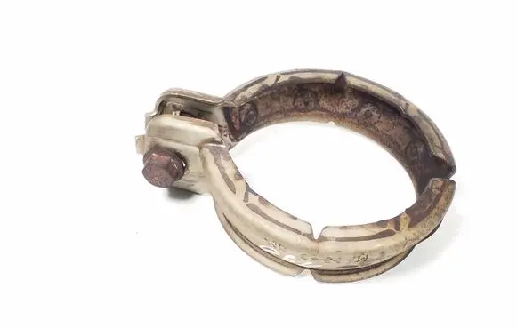 Mercedes-Benz E A207 Muffler pipe connector clamp A0009958902