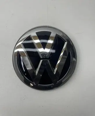 Volkswagen Polo VI Manufacturer badge logo/emblem 2G0853601C