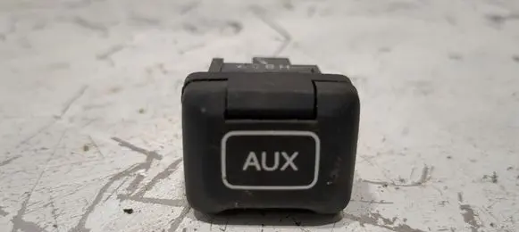 Honda FR-V AUX in-socket connector M34736