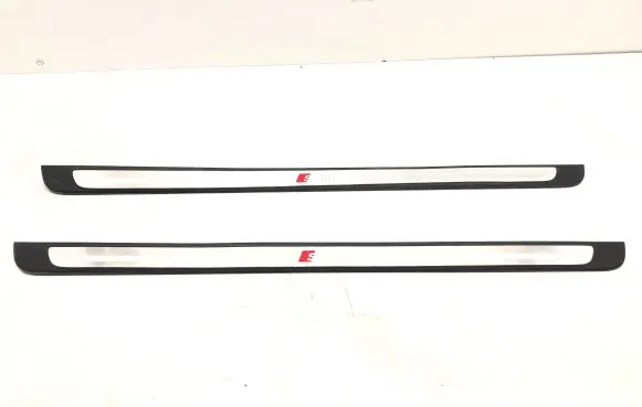 Audi A3 S3 8V Front sill trim cover 8V3853491A