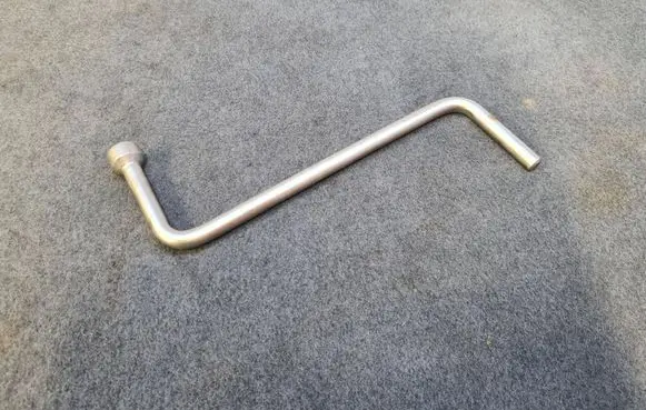 BMW X3 E83 Wheel nut wrench 6758731