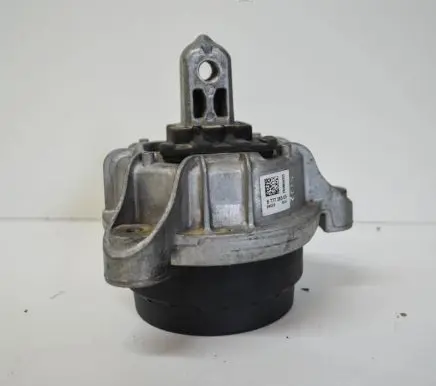 BMW 5 F10 F11 Engine mount bracket 6777365